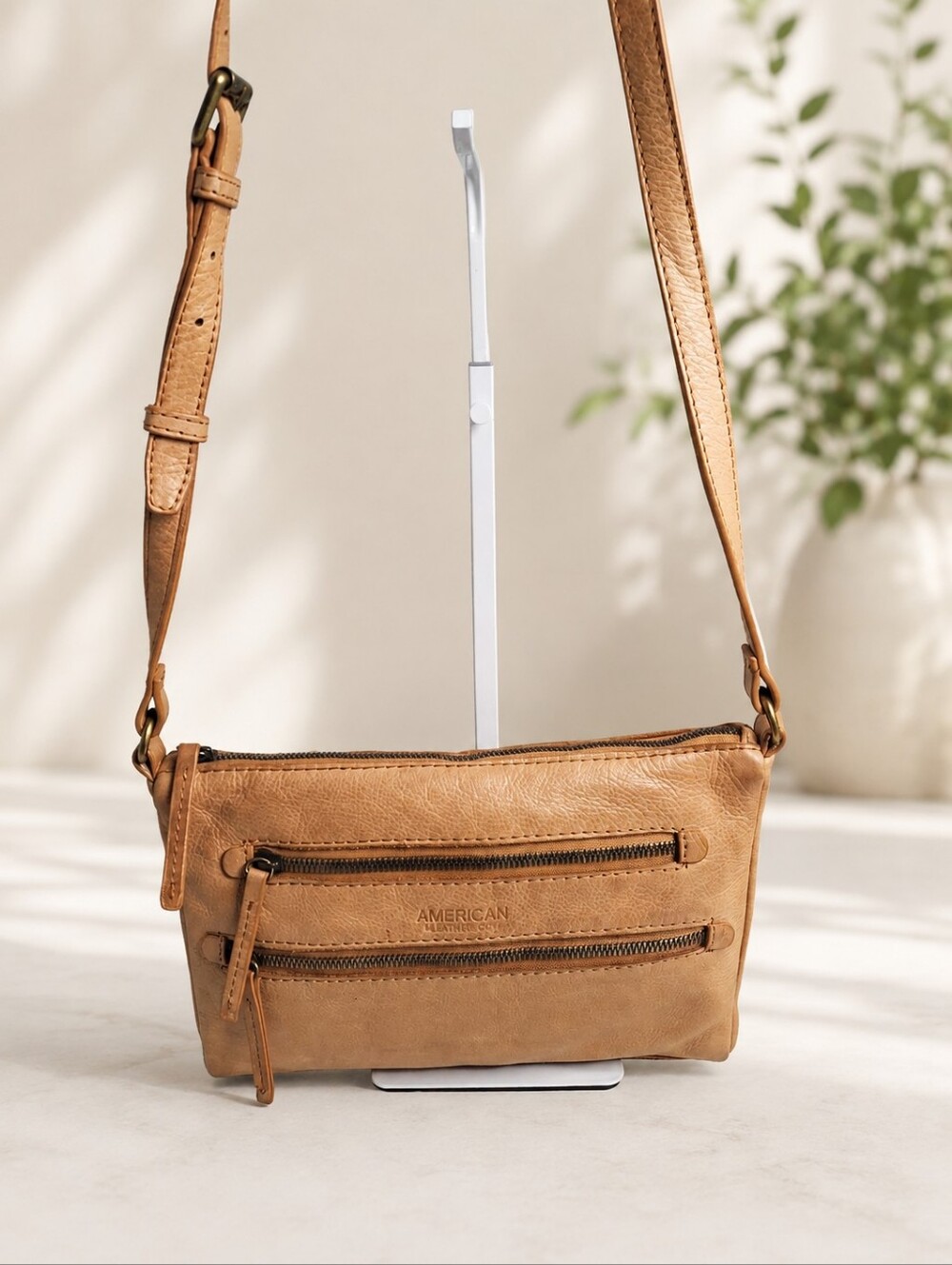 American Leather Co Tan Leather Crossbody Bag EUC Like New